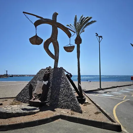 La Paloma Castillo del Romeral